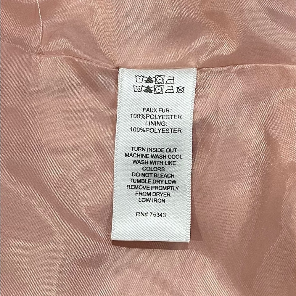 Isaac Mizrahi Faux Fur Coat Girls Size  2T Pink Satin Lining Excellent Condition - Picture 5 of 5